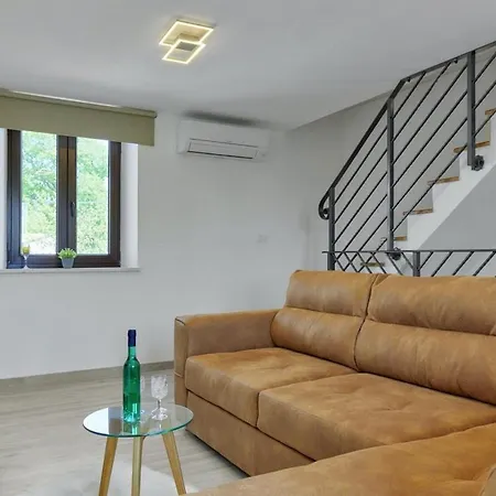 Holiday home Orihi In Orihi